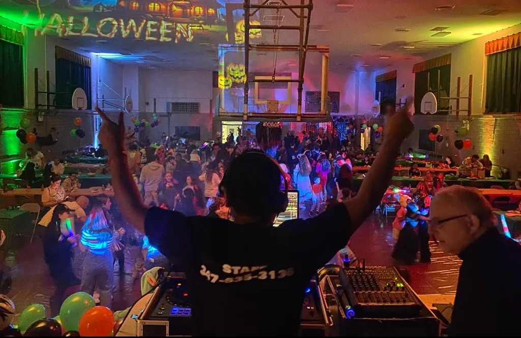 La Sonora Nuyorkina tocando en vivo